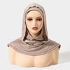 Bonnet hijab instant beige à double couche présenté sur un mannequin de tête.