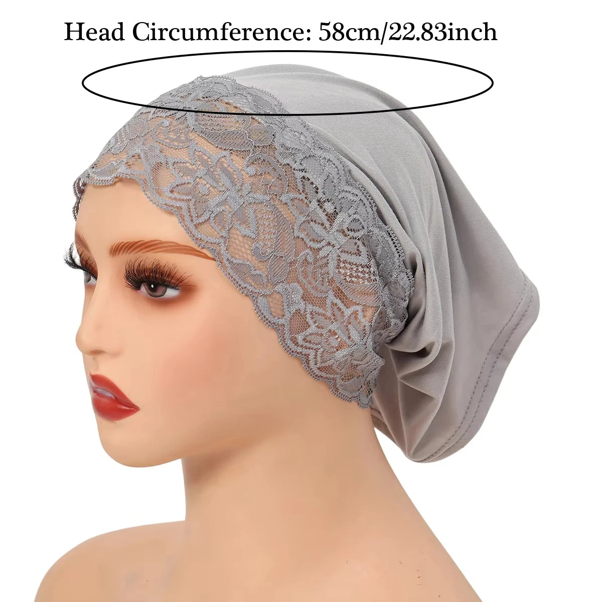 Grauer Spitzen-Strick-Inner-Hijab-Turban-Bonnet auf einem Mannequin-Kopf.