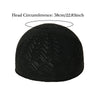Gorro o beanie de punto negro visto desde arriba con una línea de medida para la circunferencia de la cabeza.