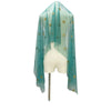Helles blaues durchscheinendes Netz-Hijab mit goldenem Blumenmuster auf weißem Mannequin-Hals.