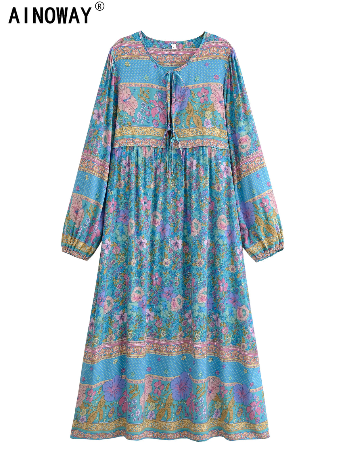 Langes, langärmeliges Boho-Blumendress in Blau-, Pink- und Grüntönen.