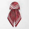 Roter Seiden-Satin-Instant-Hijab-Schal mit weißen Polka-Punkten und Streifen.