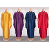 Vier Models präsentieren verschiedene farbige, luxuriöse afrikanische Kaftan-Abayas für Abendkleidung.